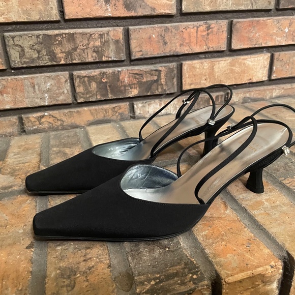 Stuart Weitzman *Gloambiance *Satin *crystal sling back *kitten heel *SZ 9.5 - Picture 3 of 6